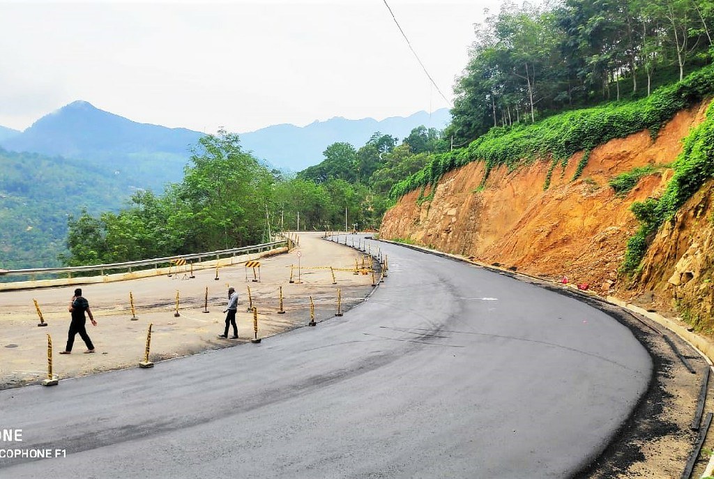 Peradeniya – Badulla – Chenkaladi road from Passara to Lunugala